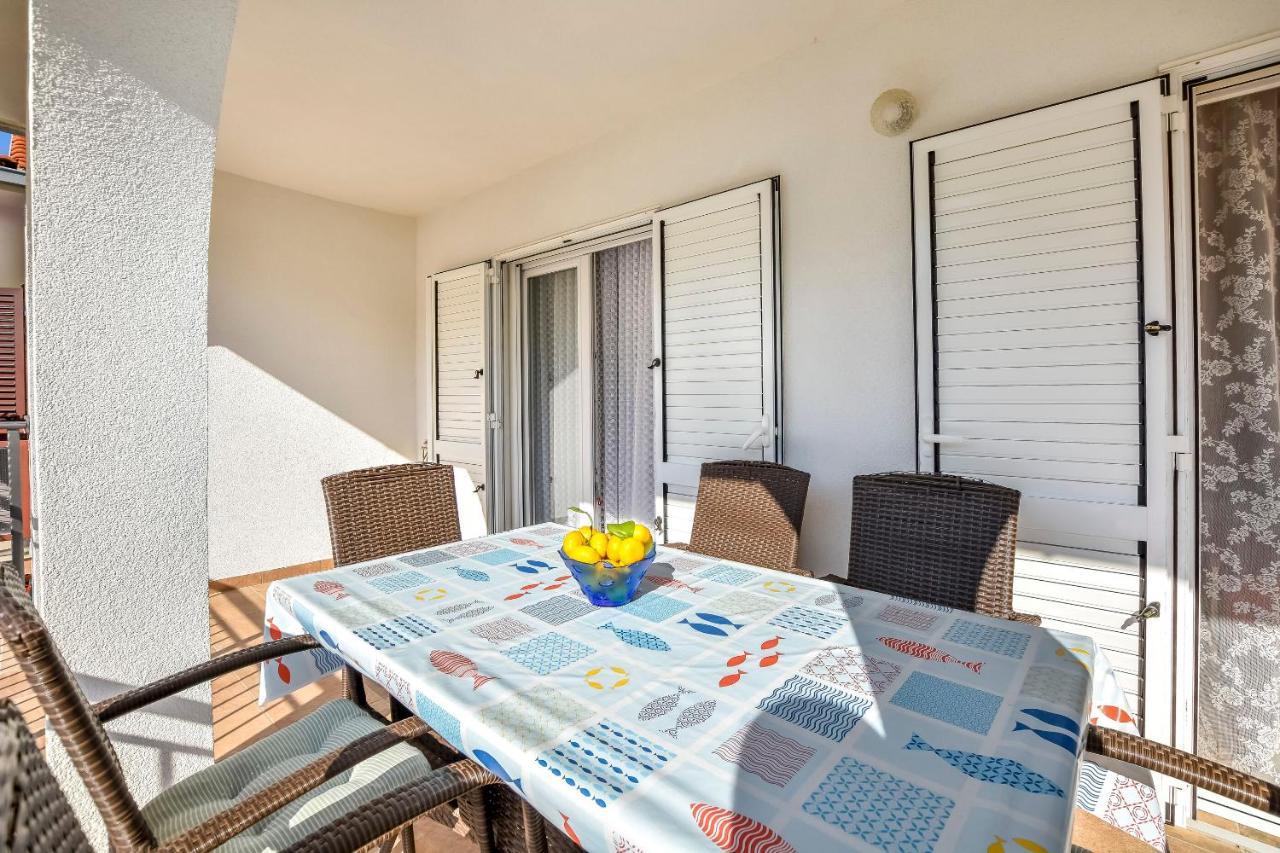Apartments Milan Рогозница Экстерьер фото