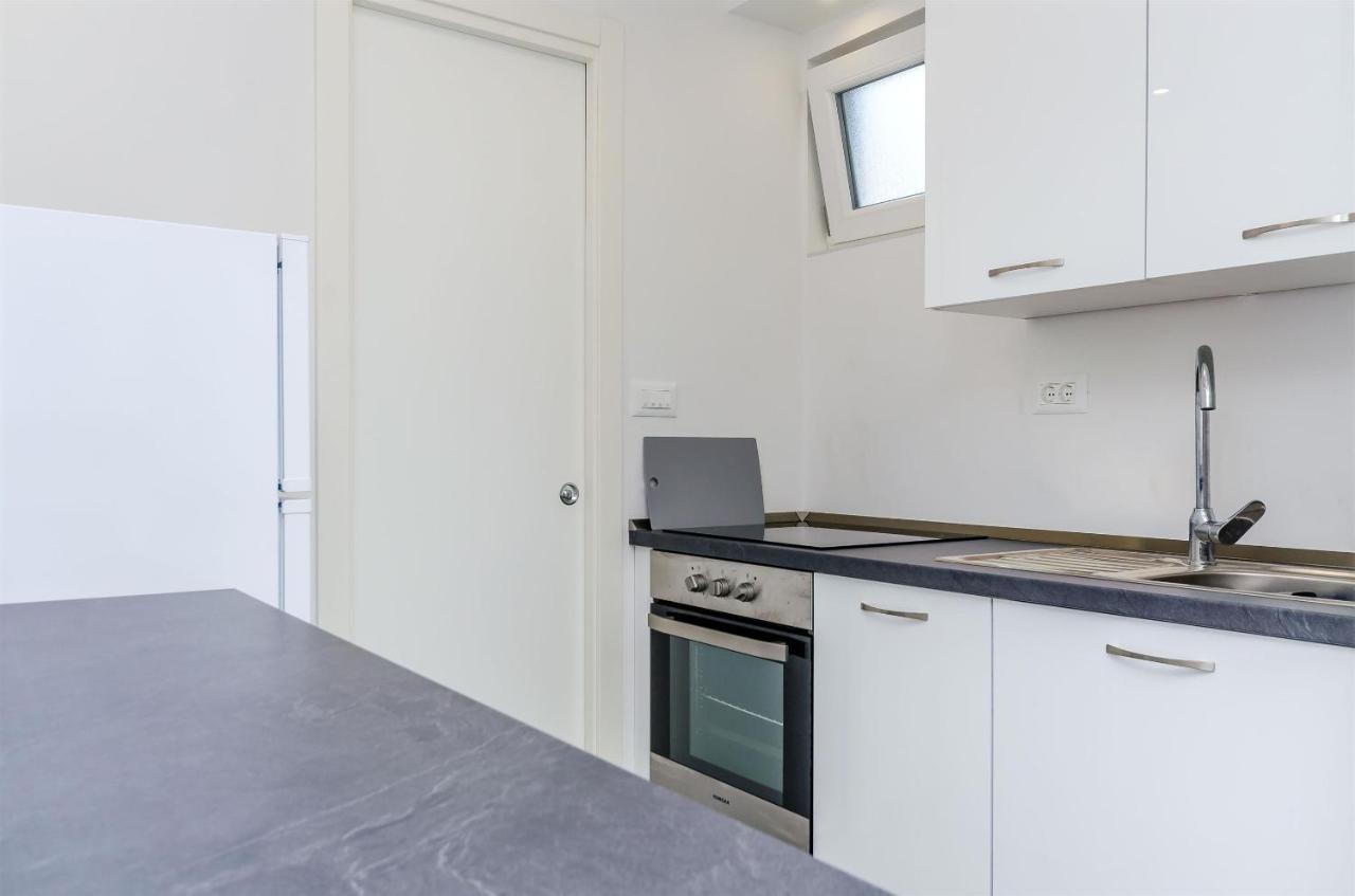 Apartments Milan Рогозница Экстерьер фото