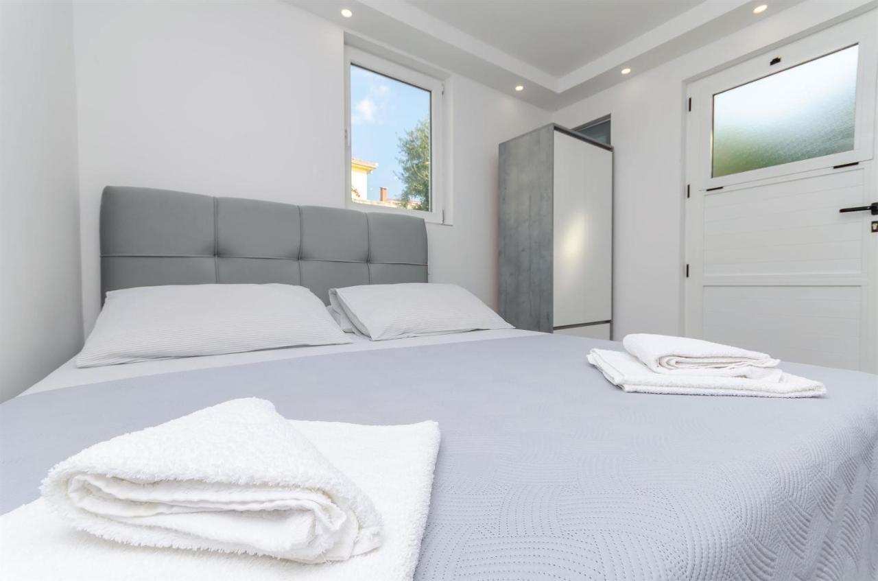 Apartments Milan Рогозница Экстерьер фото
