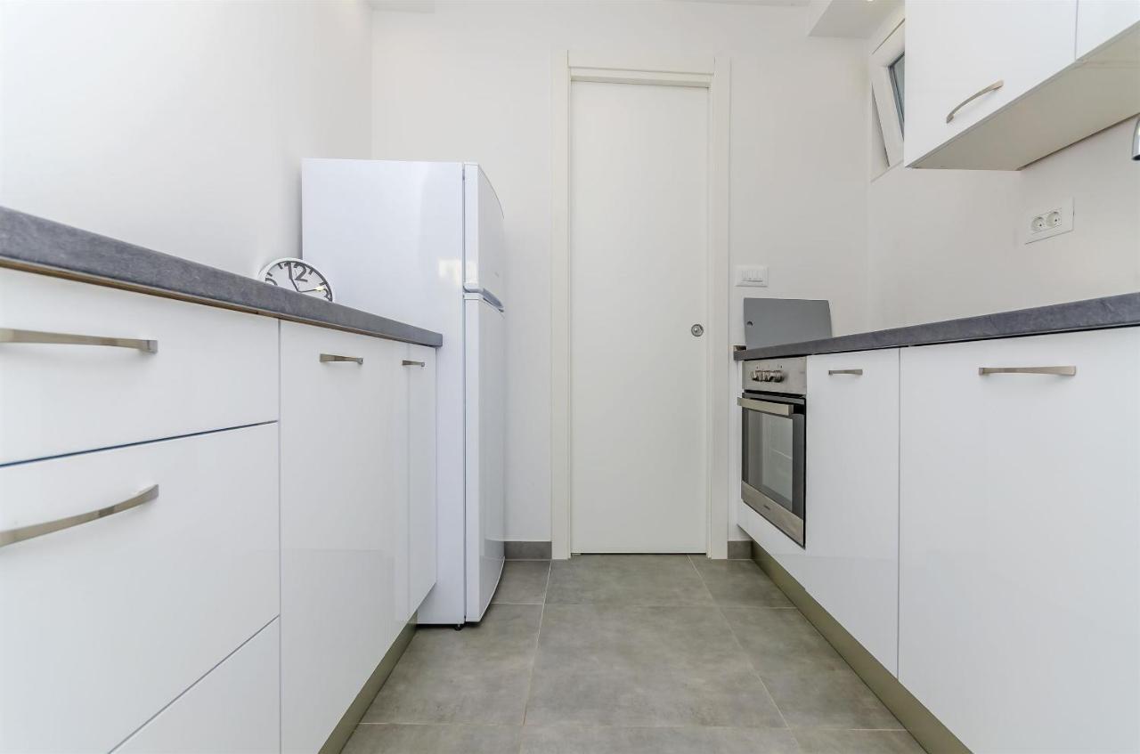 Apartments Milan Рогозница Экстерьер фото