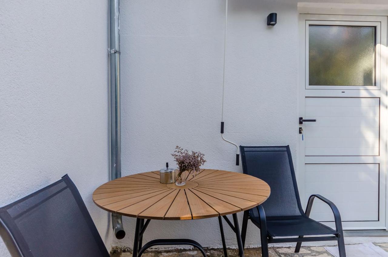 Apartments Milan Рогозница Экстерьер фото