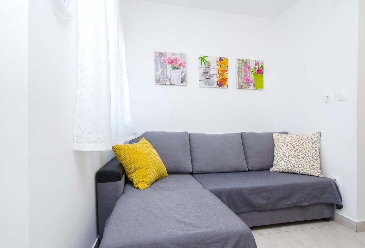 Apartments Milan Рогозница Экстерьер фото