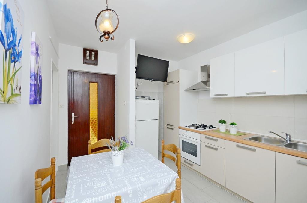 Apartments Milan Рогозница Экстерьер фото