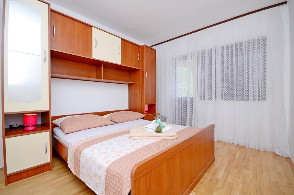 Apartments Milan Рогозница Экстерьер фото