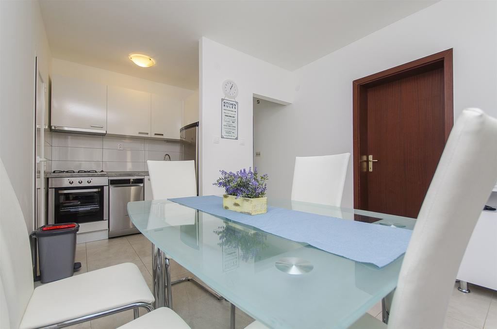 Apartments Milan Рогозница Экстерьер фото