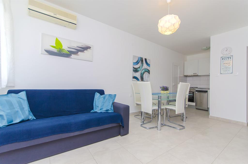 Apartments Milan Рогозница Экстерьер фото